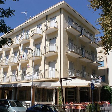 Hotel Londra Римини Экстерьер фото